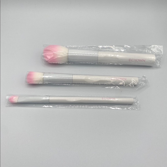 Crown, Makeup Brushes 3pc Pro Brush Trio White & Pink New - Picture 2 of 7